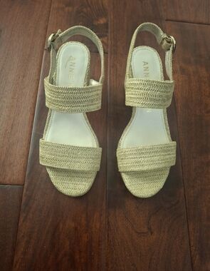 ANNE KLEIN "Padrino" Natural Woven Raffia Slingback Sandals - Size 7